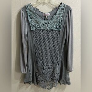 Pretty Angel Tunic Top Blouse Size S Gray Linen Blend Lagenlook Mixed Media Boho